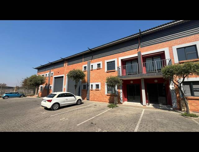 300M² WAREHOUSE TO LET IN N4 GATEWAY INDUSTRIAL PARK